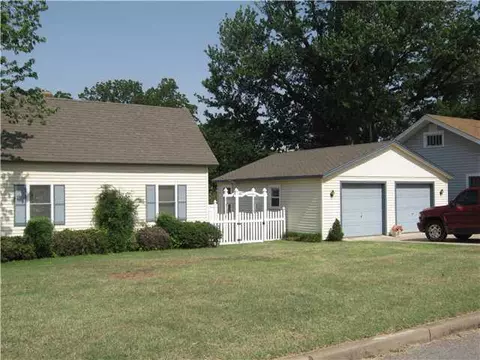 424 E Mansur Ave, Guthrie, OK 73044 photo 2