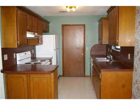 1604 Eagle Nest Dr, Norman, OK 73071 photo 4