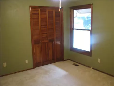 317 E Platt Dr, Yukon, OK 73099 photo 10