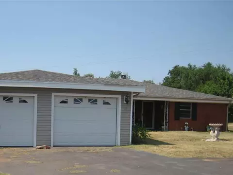 10 Kens Cir, Crescent, OK 73028 photo 2