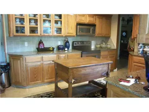 407 E Cedar Dr, Tuttle, OK 73089 photo 3