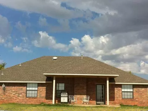104 Willow Creek Dr, Tuttle, OK 73089 photo 2