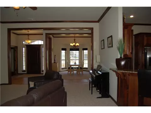 4610 Creekside Dr, Tuttle, OK 73089 photo 2