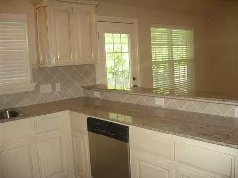 1301 NW 19th St, Moore, OK 73170 photo 9