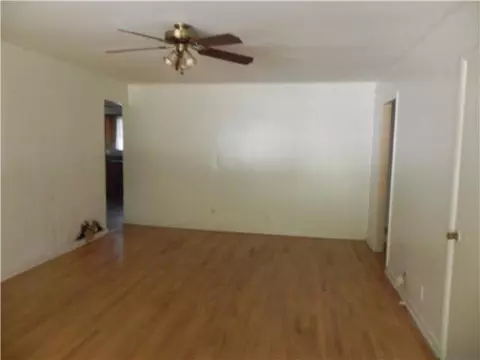 306 S Elm, Crescent, OK 73028 photo 3