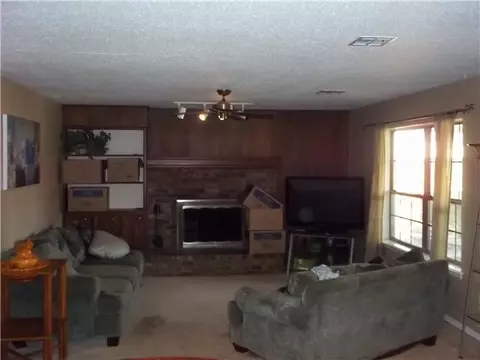 535 E 29th St, Edmond, OK 73013 photo 2