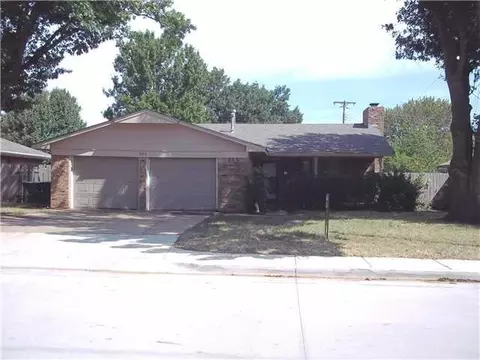 535 E 29th St, Edmond, OK 73013 photo 1