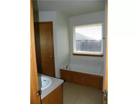 Undisclosed, Moore, OK 73160 photo 6