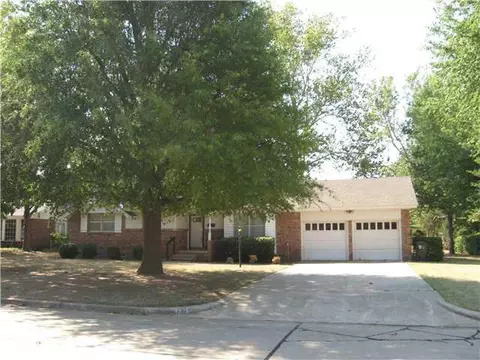 730 Willow Ln, Norman, OK 73072 photo 1