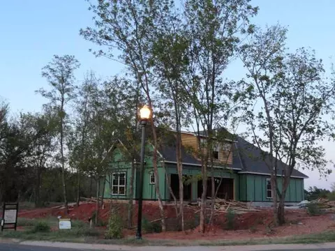 2103 Bates Way, Norman, OK 73071 photo 2
