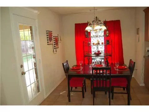 106 W End Ct, Tuttle, OK 73089 photo 8
