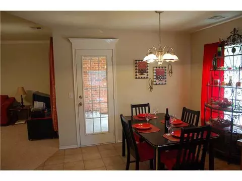 106 W End Ct, Tuttle, OK 73089 photo 7