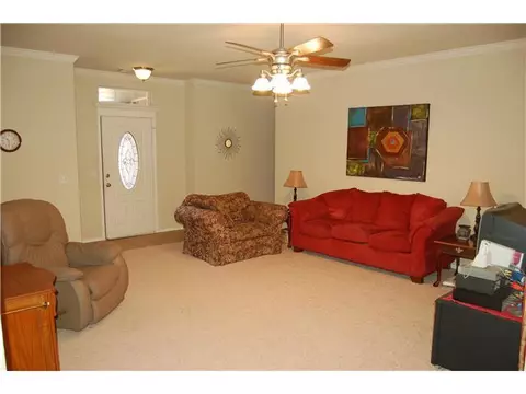 106 W End Ct, Tuttle, OK 73089 photo 2