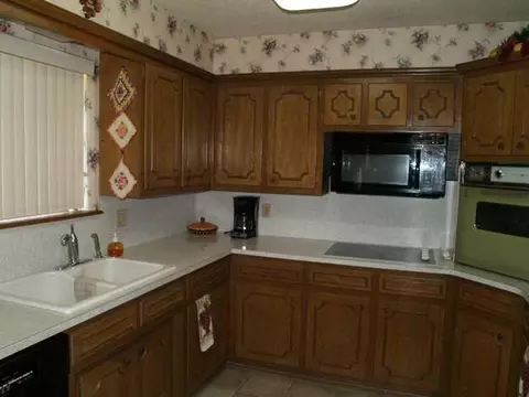 3733 N Riverside Dr, Bethany, OK 73008 photo 6