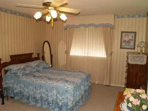 3733 N Riverside Dr, Bethany, OK 73008 photo 9