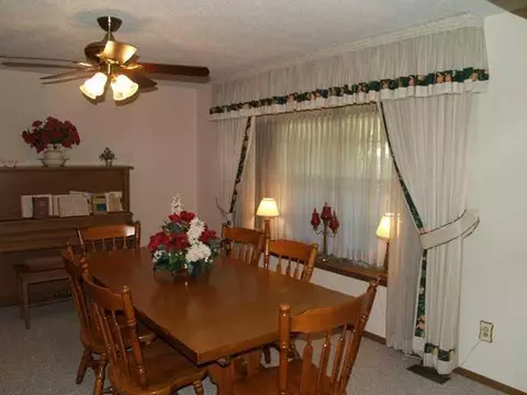 3733 N Riverside Dr, Bethany, OK 73008 photo 3