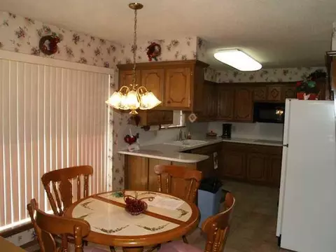 3733 N Riverside Dr, Bethany, OK 73008 photo 7
