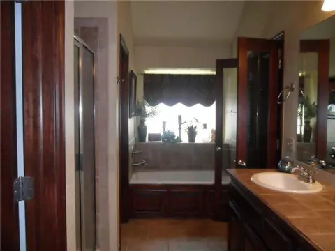 1910 Riviera Dr, Tuttle, OK 73089 photo 8