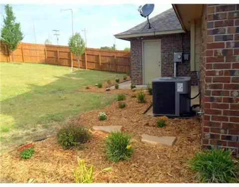 1910 Riviera Dr, Tuttle, OK 73089 photo 18