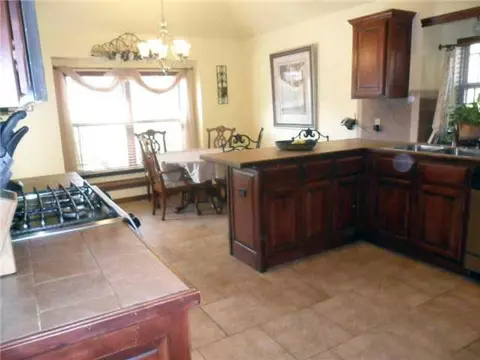 1910 Riviera Dr, Tuttle, OK 73089 photo 3
