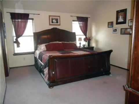 1910 Riviera Dr, Tuttle, OK 73089 photo 6