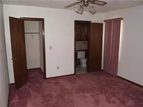Undisclosed, Moore, OK 73160 photo 11