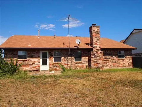 Undisclosed, Moore, OK 73160 photo 17