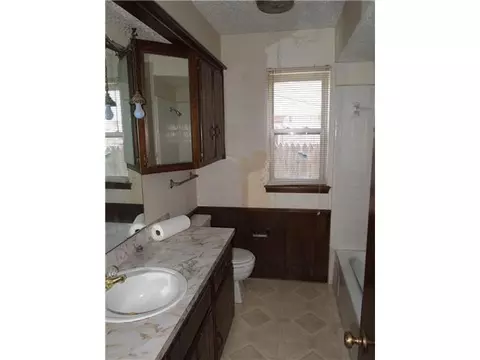 Undisclosed, Moore, OK 73160 photo 13