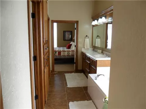 1004 Whispering Ridge Dr, Tuttle, OK 73089 photo 8