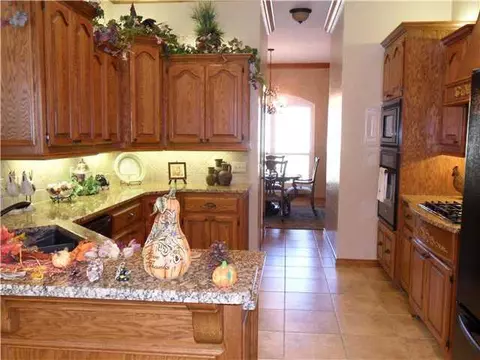 1004 Whispering Ridge Dr, Tuttle, OK 73089 photo 5