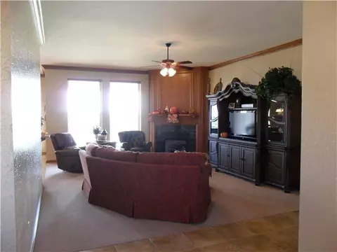 1004 Whispering Ridge Dr, Tuttle, OK 73089 photo 2