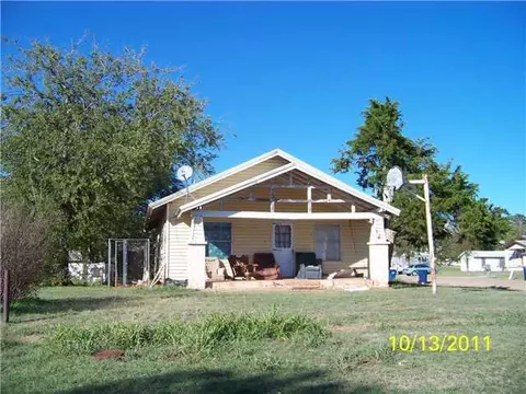 524 E 11th, Chandler, OK 74834 photo 3