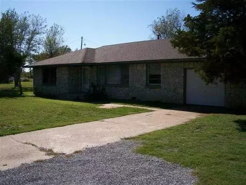 3918 N Kickapoo Ave, Shawnee, OK 74804 photo 2