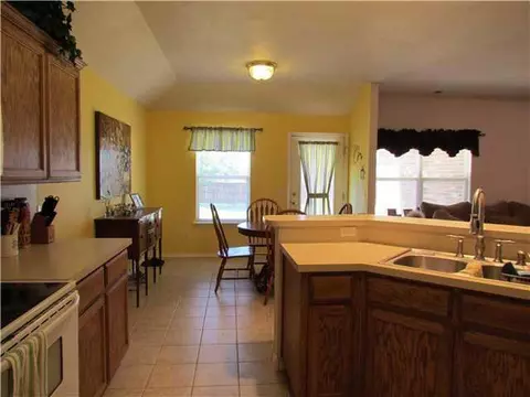 217 Red Rock Rd, Tuttle, OK 73089 photo 5