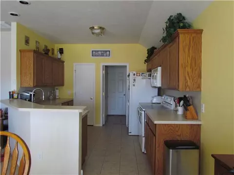 217 Red Rock Rd, Tuttle, OK 73089 photo 7