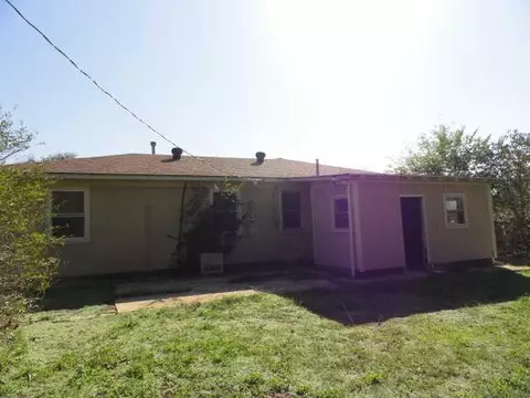 1818 W Vilas Ave, Guthrie, OK 73044 photo 3