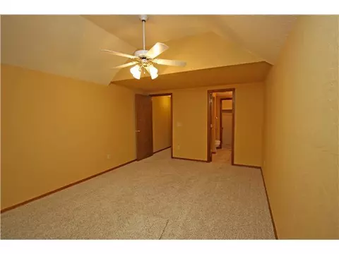 2124 Lakecrest Dr, Moore, OK 73170 photo 8