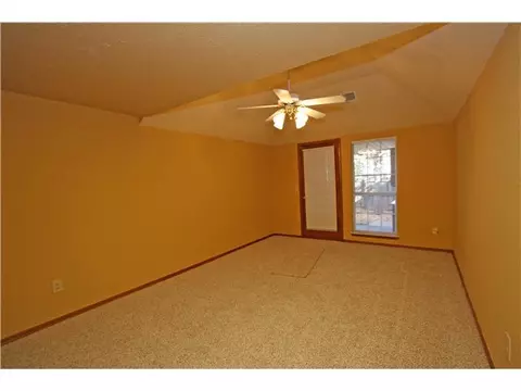 2124 Lakecrest Dr, Moore, OK 73170 photo 7