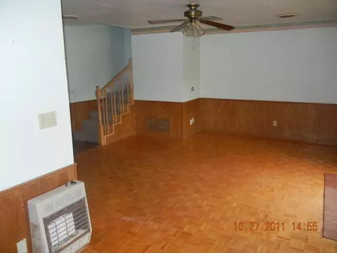512 Willow St, Tuttle, OK 73089 photo 2