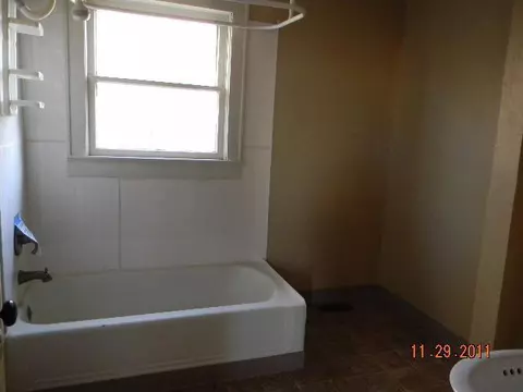 622 N 3rd Ave, Durant, OK 74701 photo 2