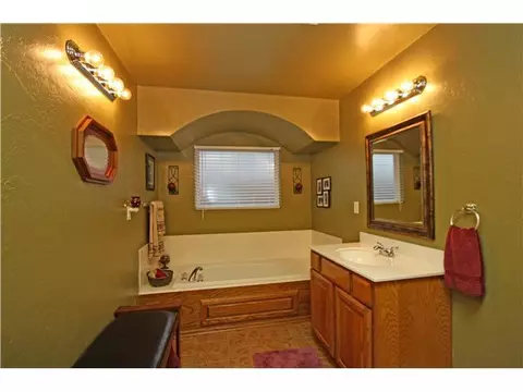 807 Elder Ln, Mustang, OK 73064 photo 12