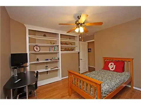 807 Elder Ln, Mustang, OK 73064 photo 17