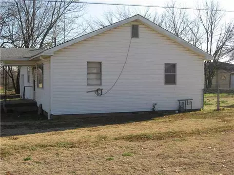 511 E 11th, Prague, OK 74864 photo 3