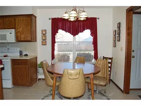 1302 Silver Maple Ln, Noble, OK 73068 photo 7