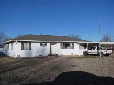 301 S Cedar St, Crescent, OK 73028 photo 1