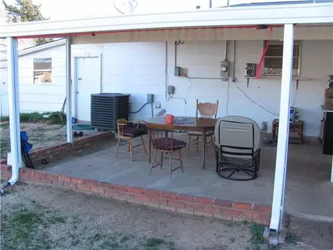 301 S Cedar St, Crescent, OK 73028 photo 15