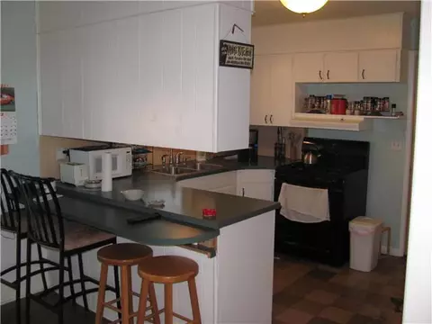301 S Cedar St, Crescent, OK 73028 photo 5