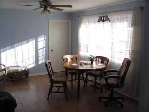 301 S Cedar St, Crescent, OK 73028 photo 3