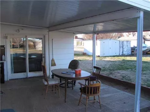 301 S Cedar St, Crescent, OK 73028 photo 14