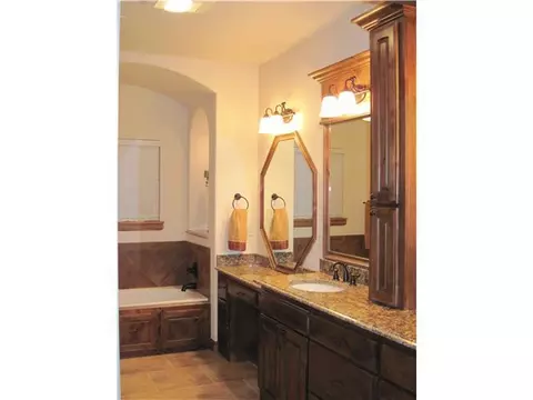 3018 Creekview Dr, Tuttle, OK 73089 photo 16